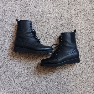 Donald J Pliner Black Pebbled Leather Combat Boots 7 Cailen Zip Up Laced
